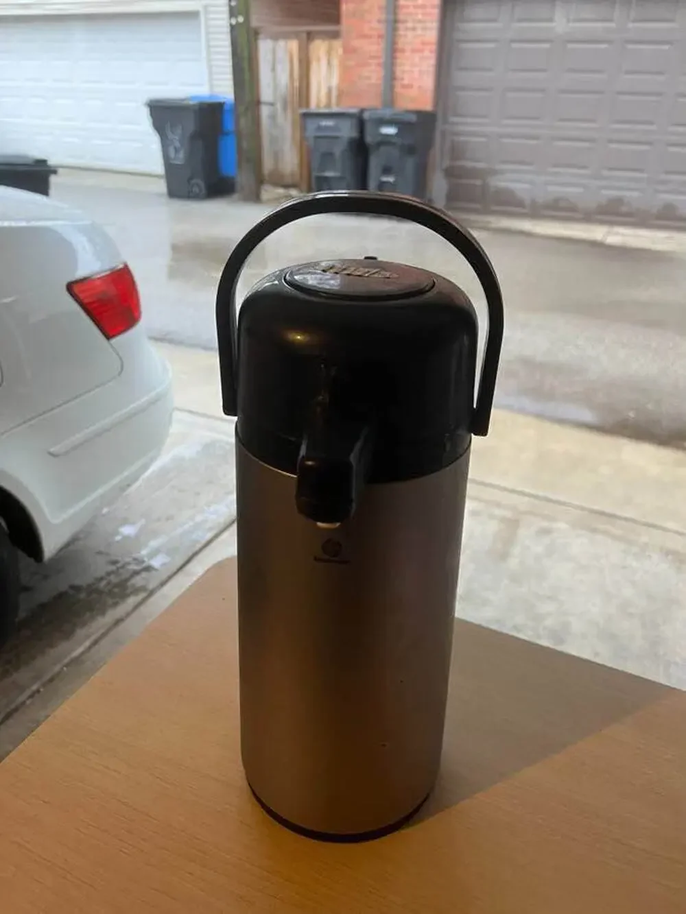 Grindmaster Glass Lined 2.2 Liter Airpot w/ Push Top
